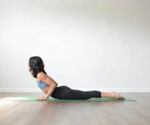 Tập yoga tại nhà giúp hỗ trợ điều trị bệnh trĩ